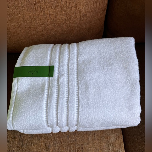Kate Spade White Bath Towel Set of 2 NWT - Picture 2 of 7